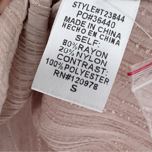 🤎Embroidery Peasant Style Puff Sleeve Blouse ENTRO Brand NWT Size S - Picture 11 of 13